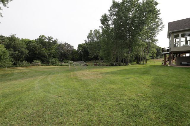 1889 86th Court E, Inver Grove Heights, MN 55077