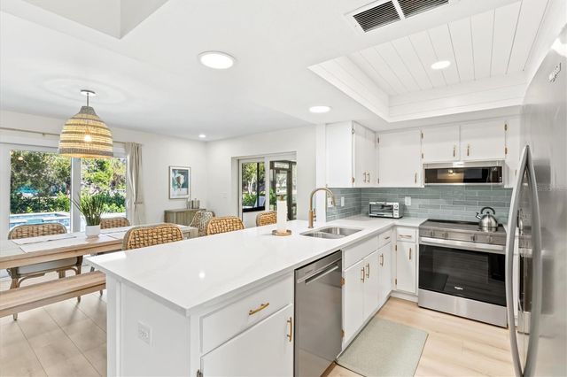 2641 HYDE PARK STREET, Sarasota, FL 34239