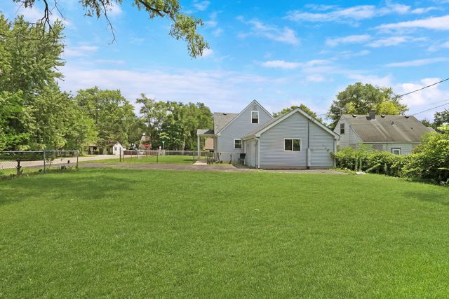 901 Flintwood Court, Round Lake Heights, IL 60073