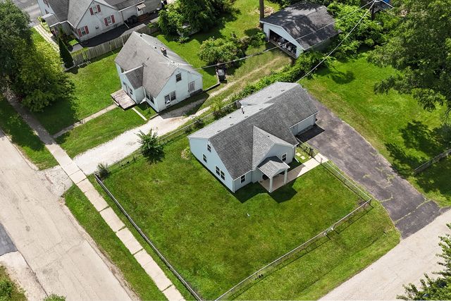 901 Flintwood Court, Round Lake Heights, IL 60073