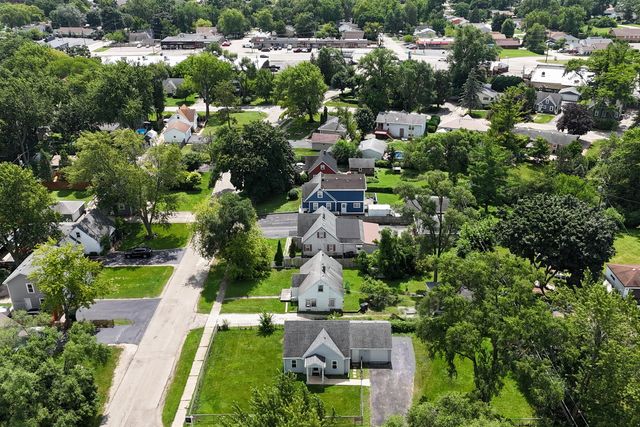 901 Flintwood Court, Round Lake Heights, IL 60073