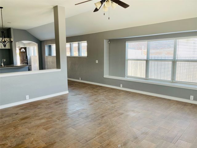 548 Kerry Street, Crowley, TX 76036