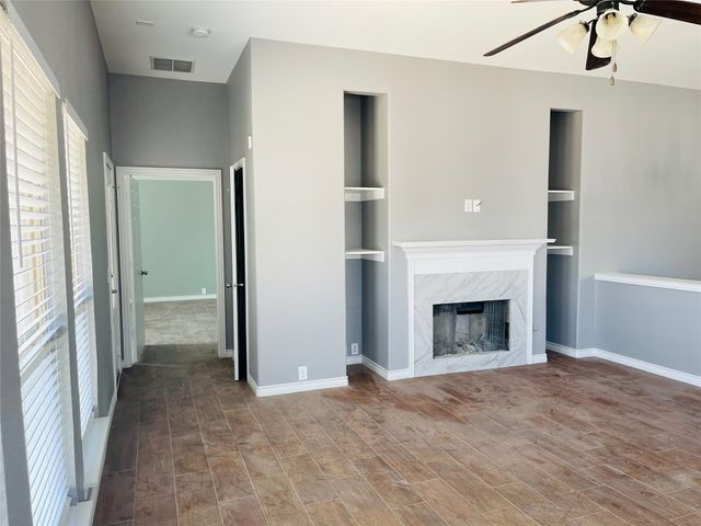 548 Kerry Street, Crowley, TX 76036