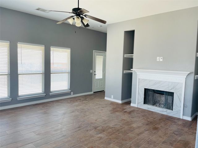 548 Kerry Street, Crowley, TX 76036