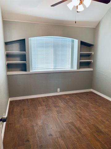 548 Kerry Street, Crowley, TX 76036