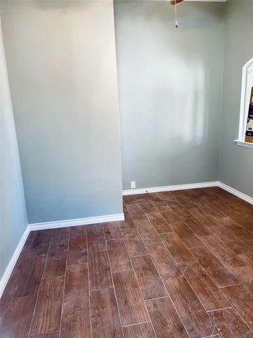 548 Kerry Street, Crowley, TX 76036