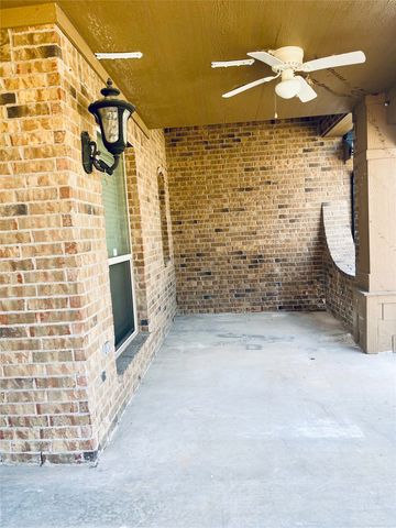 548 Kerry Street, Crowley, TX 76036