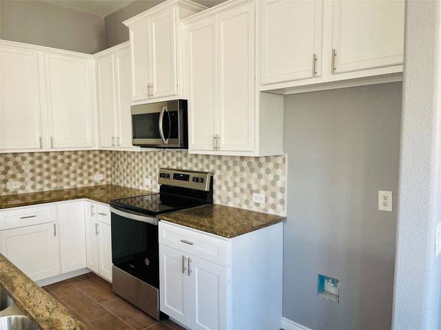 548 Kerry Street, Crowley, TX 76036