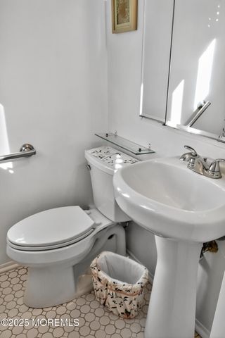 20 Galway Drive, Hazlet, NJ 07730