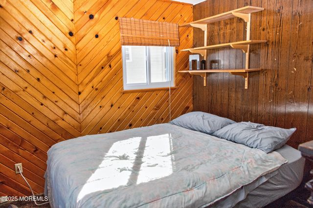 20 Galway Drive, Hazlet, NJ 07730