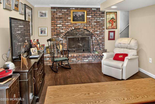 20 Galway Drive, Hazlet, NJ 07730