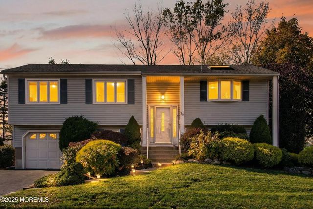20 Galway Drive, Hazlet, NJ 07730