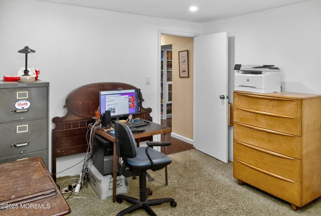 20 Galway Drive, Hazlet, NJ 07730