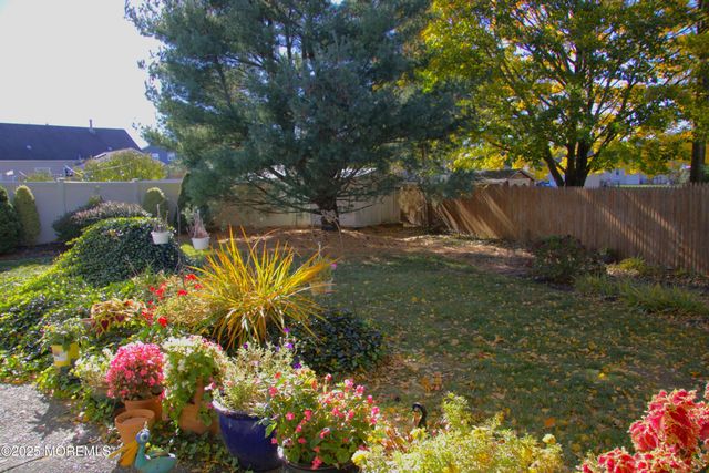 20 Galway Drive, Hazlet, NJ 07730