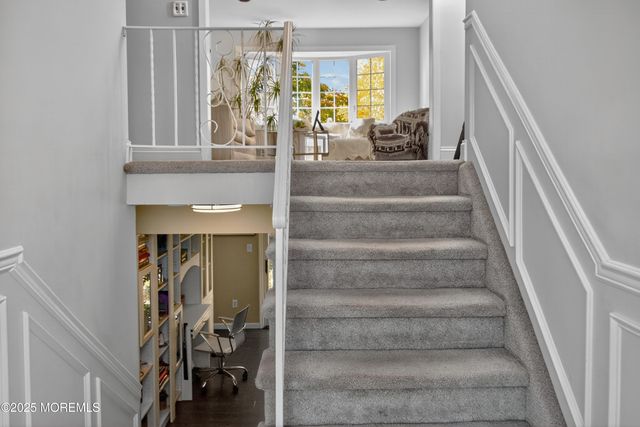 20 Galway Drive, Hazlet, NJ 07730