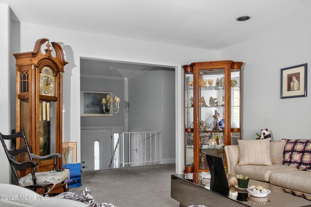 20 Galway Drive, Hazlet, NJ 07730