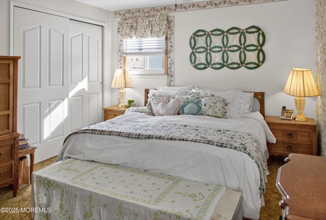 20 Galway Drive, Hazlet, NJ 07730