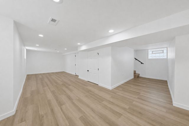 9925 S Beverly Avenue, Chicago, IL 60643