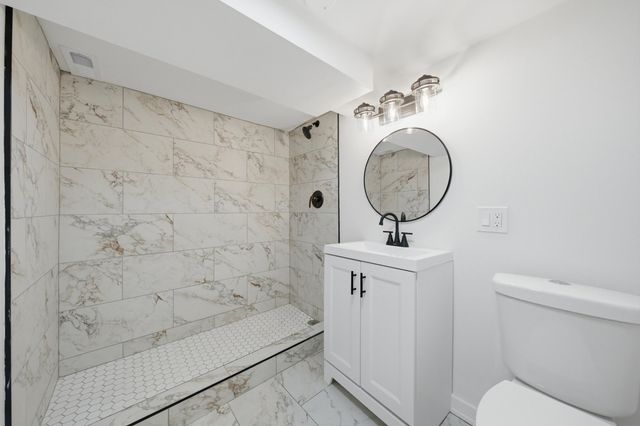 9925 S Beverly Avenue, Chicago, IL 60643