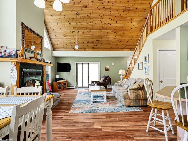 221 Frasier Boulevard, Harsens Island, MI 48028