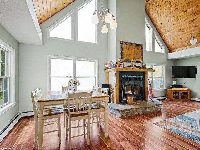 221 Frasier Boulevard, Harsens Island, MI 48028