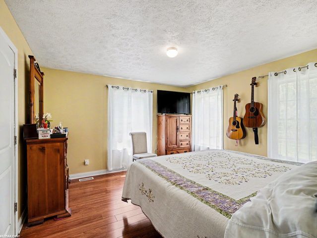 221 Frasier Boulevard, Harsens Island, MI 48028