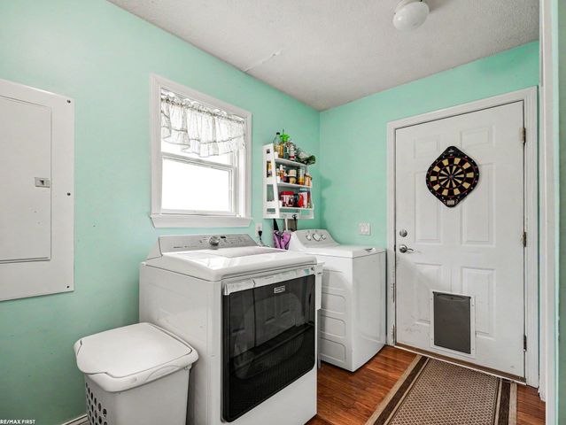 221 Frasier Boulevard, Harsens Island, MI 48028