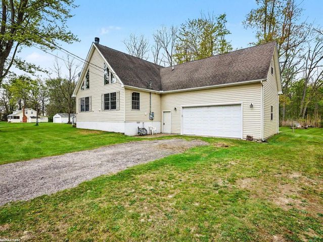 221 Frasier Boulevard, Harsens Island, MI 48028