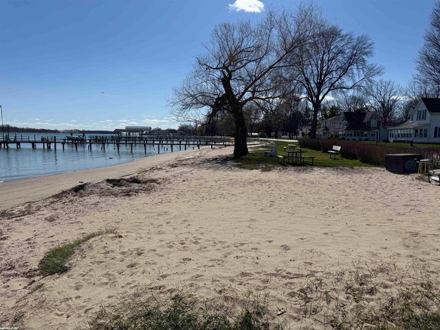 221 Frasier Boulevard, Harsens Island, MI 48028
