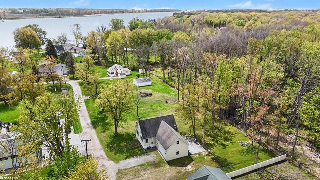 221 Frasier Boulevard, Harsens Island, MI 48028