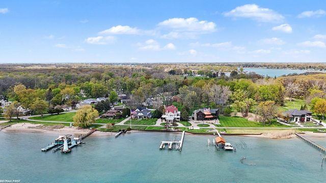 221 Frasier Boulevard, Harsens Island, MI 48028