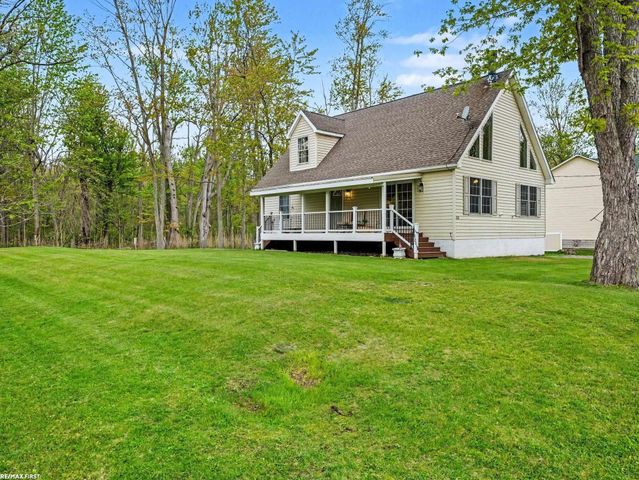 221 Frasier Boulevard, Harsens Island, MI 48028
