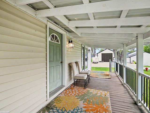 221 Frasier Boulevard, Harsens Island, MI 48028