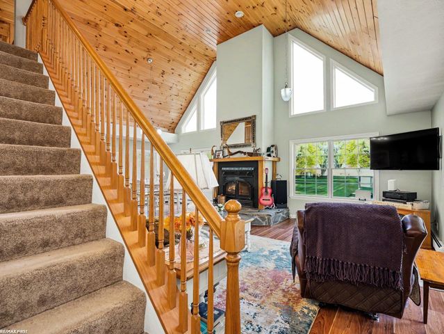 221 Frasier Boulevard, Harsens Island, MI 48028