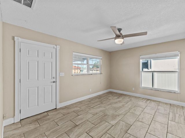 2924 W DEWEY STREET, Tampa, FL 33607