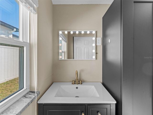 2924 W DEWEY STREET, Tampa, FL 33607