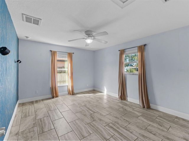 2924 W DEWEY STREET, Tampa, FL 33607