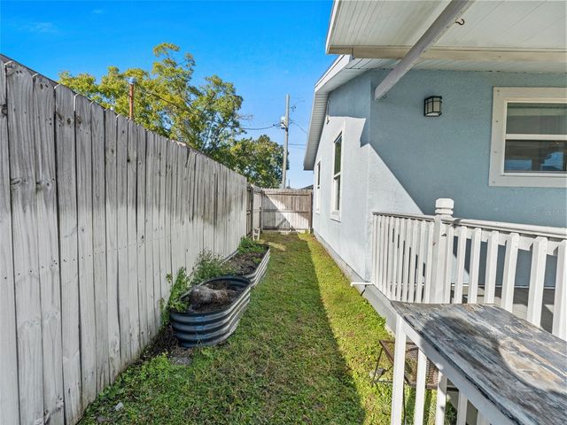 2924 W DEWEY STREET, Tampa, FL 33607