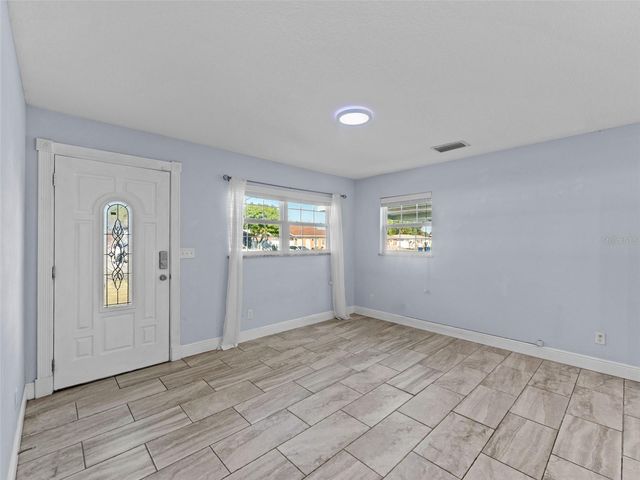 2924 W DEWEY STREET, Tampa, FL 33607