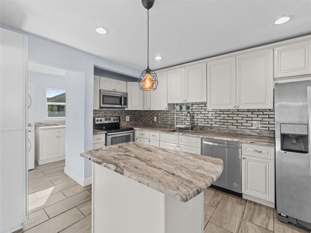 2924 W DEWEY STREET, Tampa, FL 33607