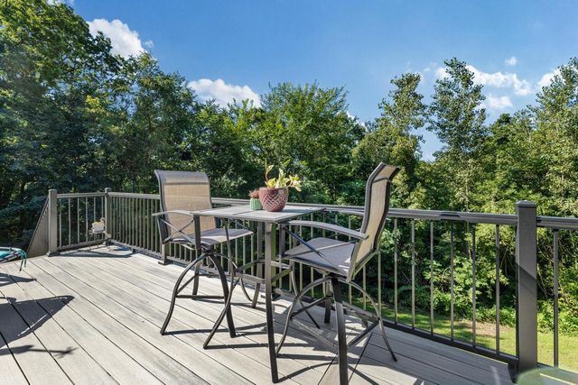 N1947 Forest Ridge DRIVE, La Crosse, WI 54601