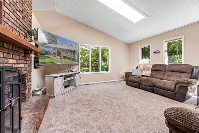 N1947 Forest Ridge DRIVE, La Crosse, WI 54601