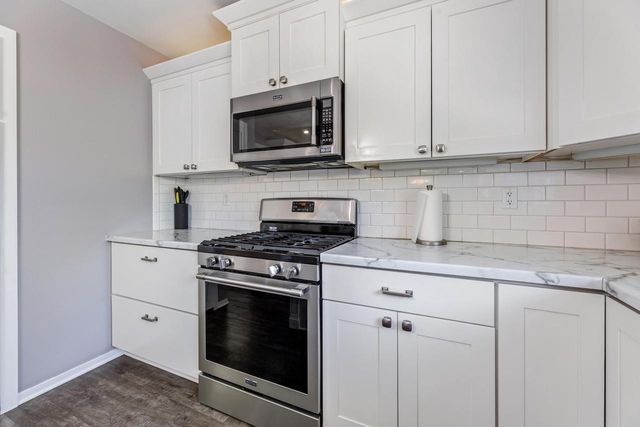 N1947 Forest Ridge DRIVE, La Crosse, WI 54601