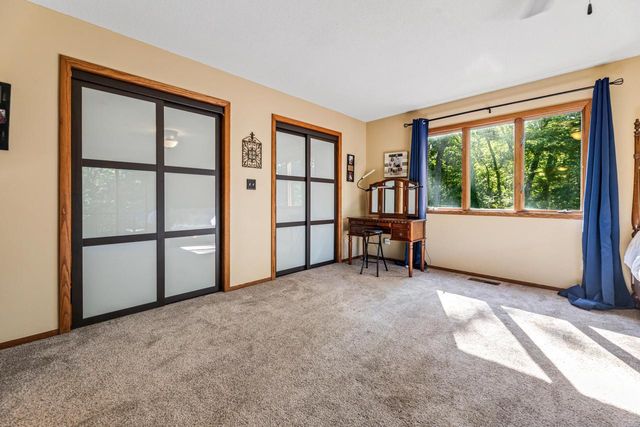 N1947 Forest Ridge DRIVE, La Crosse, WI 54601