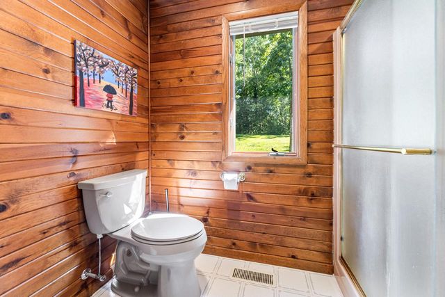 N1947 Forest Ridge DRIVE, La Crosse, WI 54601