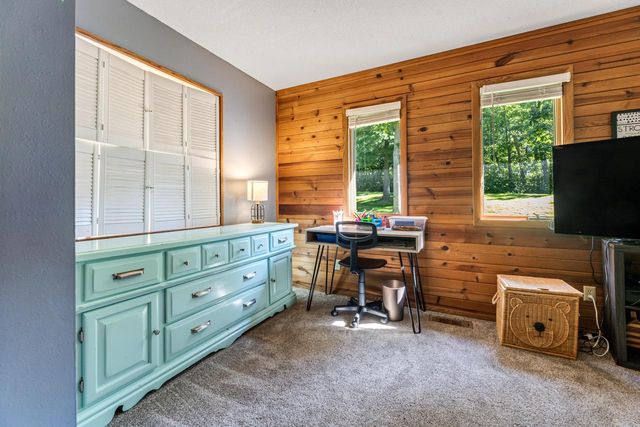 N1947 Forest Ridge DRIVE, La Crosse, WI 54601