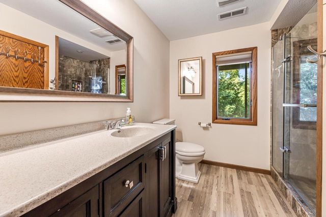 N1947 Forest Ridge DRIVE, La Crosse, WI 54601