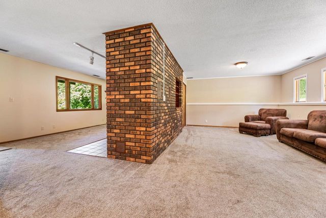 N1947 Forest Ridge DRIVE, La Crosse, WI 54601