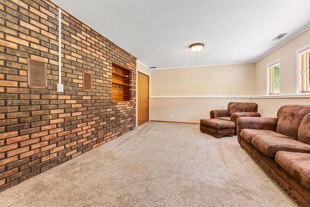 N1947 Forest Ridge DRIVE, La Crosse, WI 54601