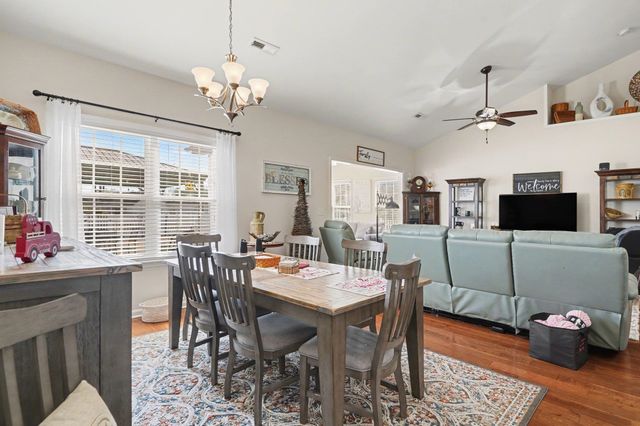 206 Oak Landing Dr., Conway, SC 29527